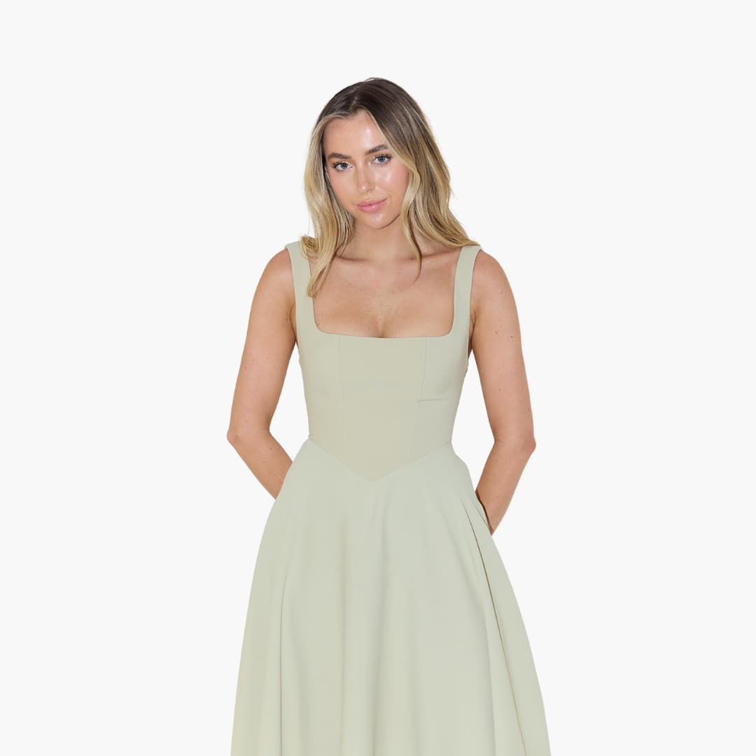 Women’s sleeveless floral summer dress with V-neck and ruffles