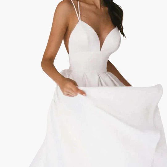 Women’s sleeveless V-neck dress with backless summer design