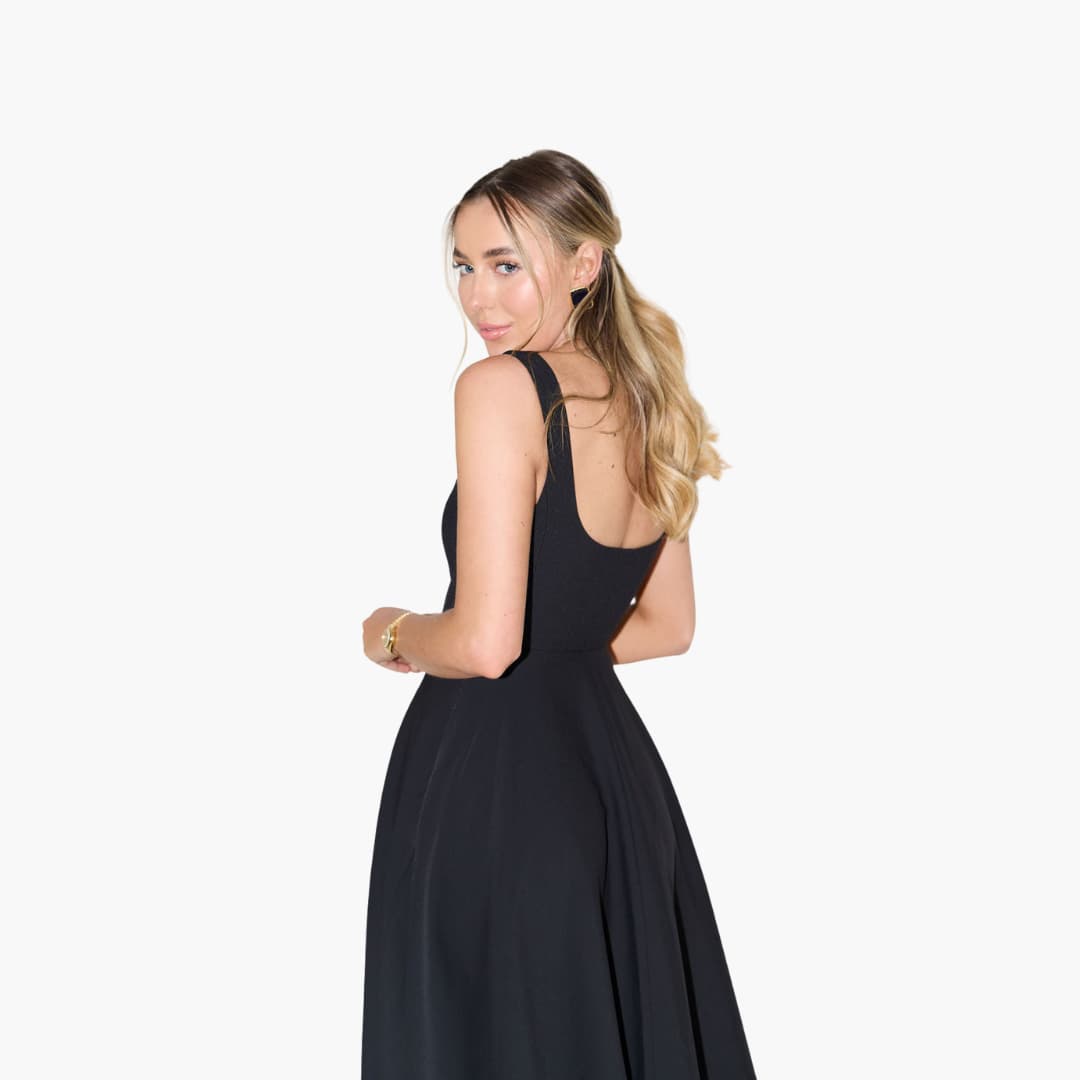 Women’s sleeveless floral summer dress with V-neck and ruffles