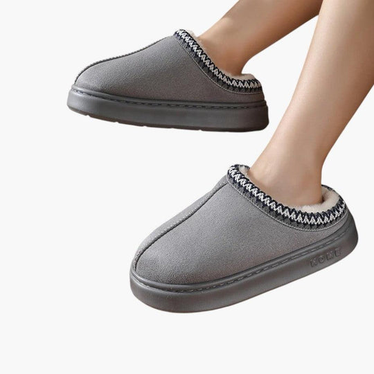 Sheepskin Slippers – Women's Cozy Indoor Winter Footwear